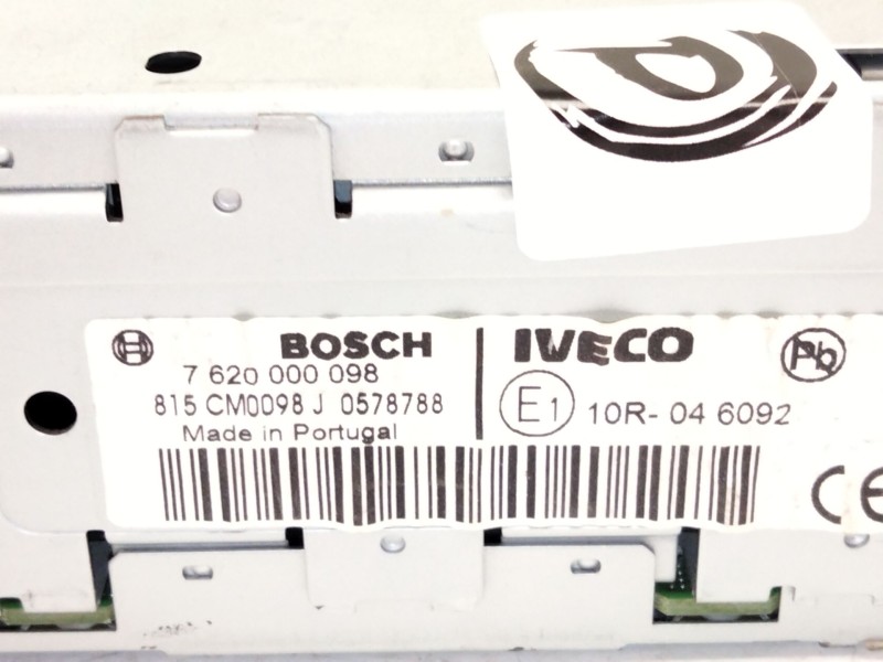 Recambio de sistema audio / radio cd para iveco daily vi furgoneta 33s11, 35s11, 35c11 referencia OEM IAM 762000098  