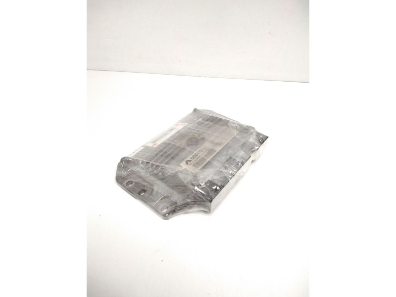 Recambio de centralita motor uce para renault megane ii berlina 5p 1.6 16v referencia OEM IAM 8200283924 8200242405 3043085188