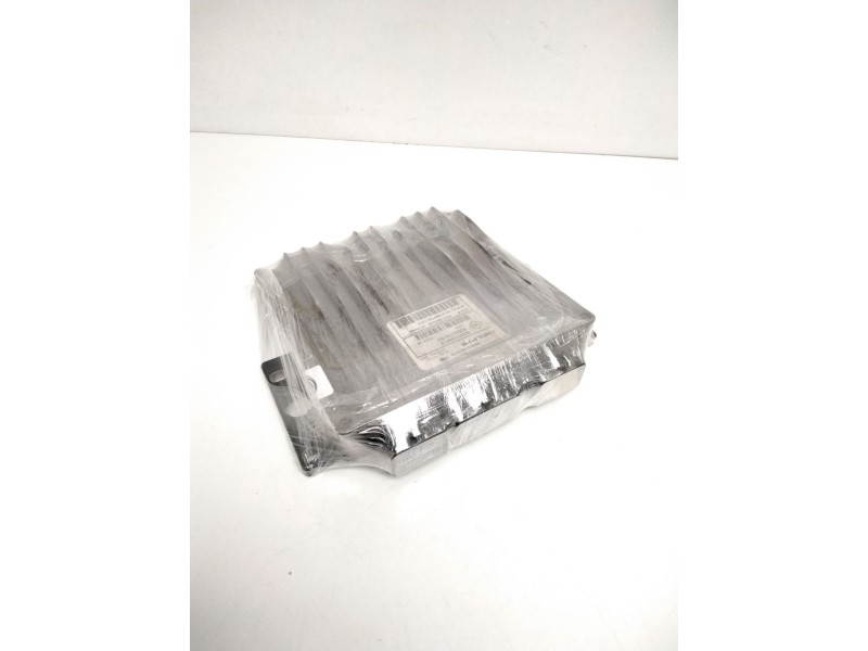 Recambio de centralita motor uce para renault megane ii classic berlina confort authentique referencia OEM IAM 8200334419 820037