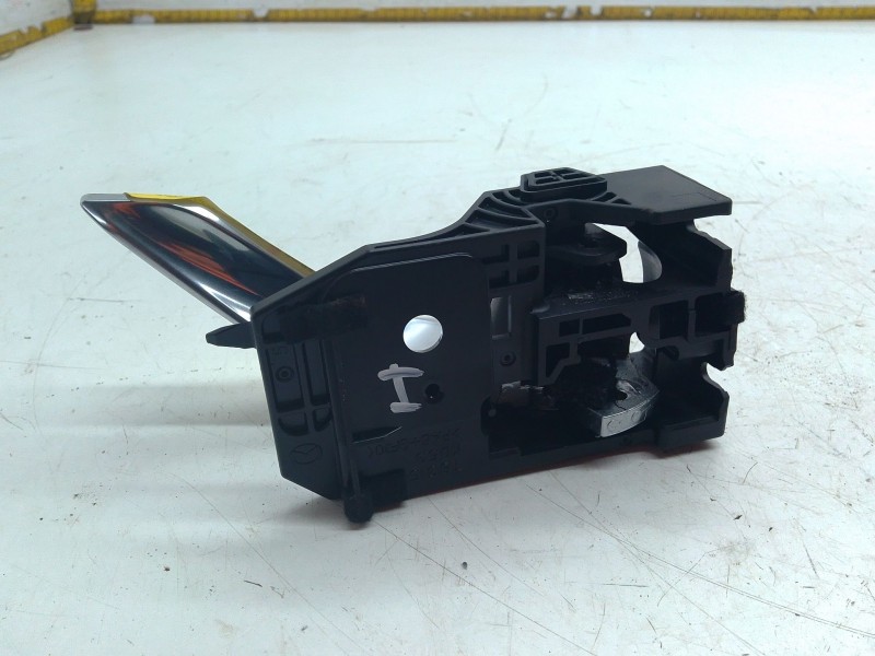 Recambio de maneta interior delantera izquierda para mazda cx-5 (kf) 2.2 d awd referencia OEM IAM T8315KD53  