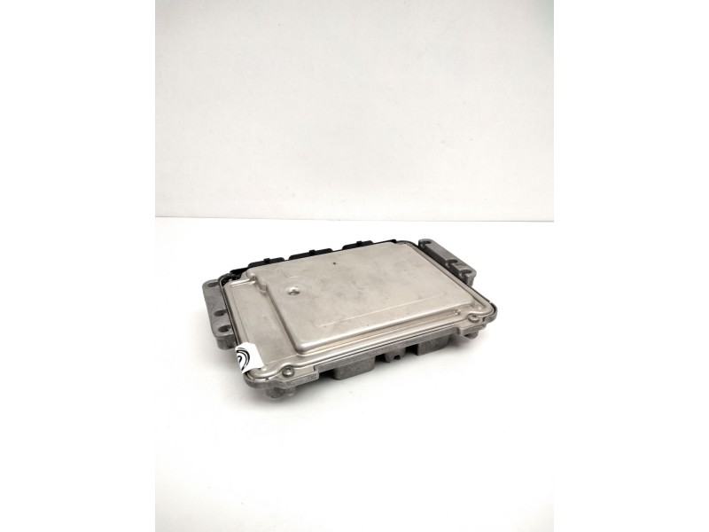 Recambio de centralita motor uce para renault megane ii berlina 5p confort authentique referencia OEM IAM 8200391966 0281011776 