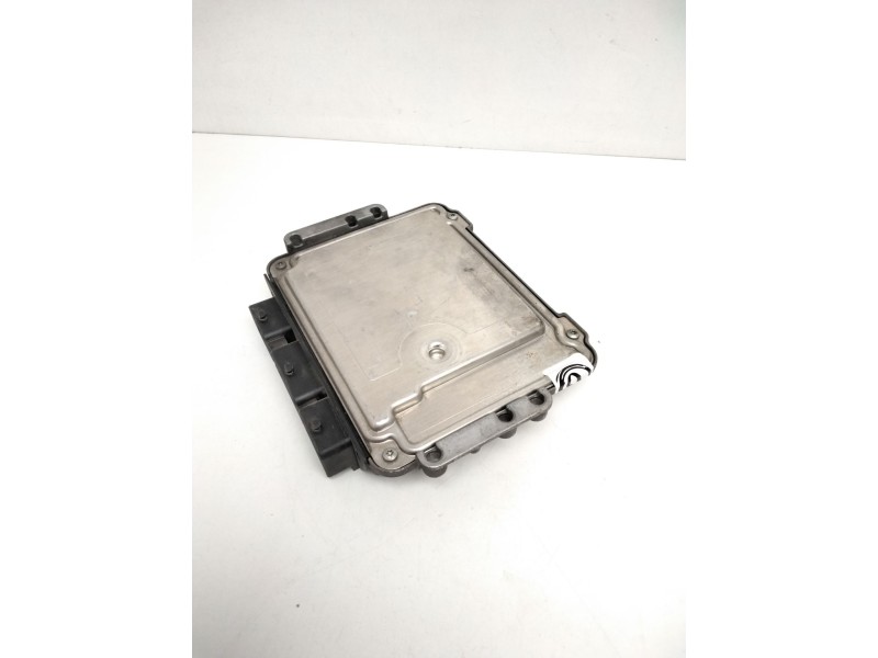 Recambio de centralita motor uce para renault scenic ii confort dynamique referencia OEM IAM 0281011549 8200310863 8200370779
