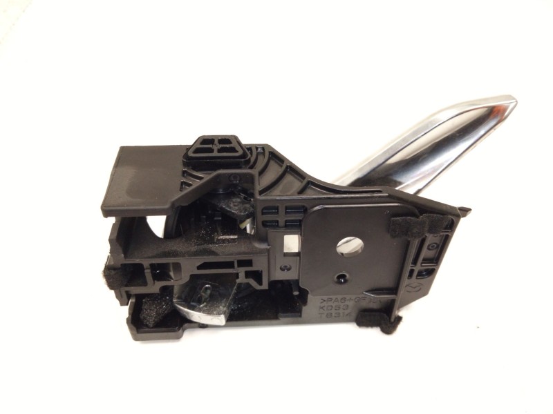 Recambio de maneta interior trasera derecha para mazda cx-5 (kf) 2.2 d awd referencia OEM IAM   