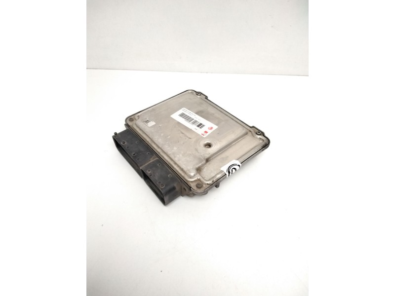 Recambio de centralita motor uce para chevrolet epica lt referencia OEM IAM 0281016721 96930401 5100360017