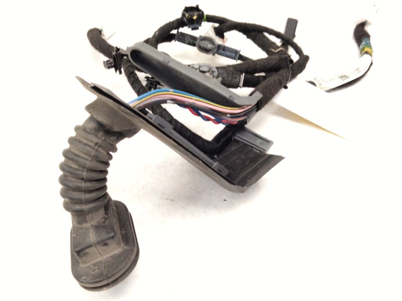 Recambio de instalacion puerta trasera derecha para mazda cx-5 (kf) 2.2 d awd referencia OEM IAM KD4967210A  