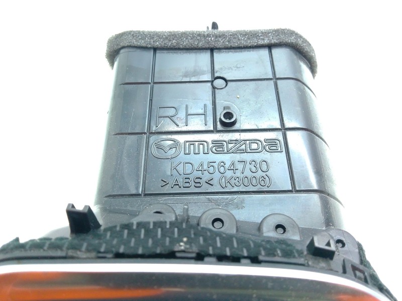 Recambio de aireador derecho para mazda cx-5 (kf) 2.2 d awd referencia OEM IAM KD4564730  