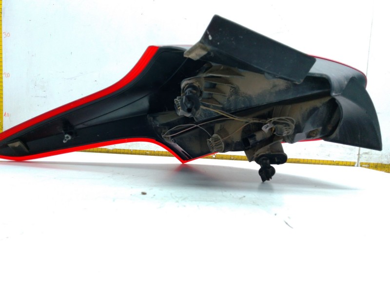 Recambio de piloto trasero derecho para ford focus iii 1.0 ecoboost referencia OEM IAM F1EB13404  