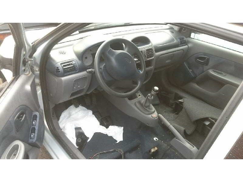 renault clio ii fase ii (b/cb0) del año 2001