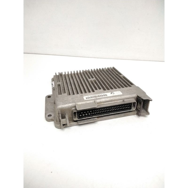 Recambio de centralita motor uce para renault clio ii fase ii (b/cb0) 1.4 16v referencia OEM IAM 7700105024 7700868295 216254002