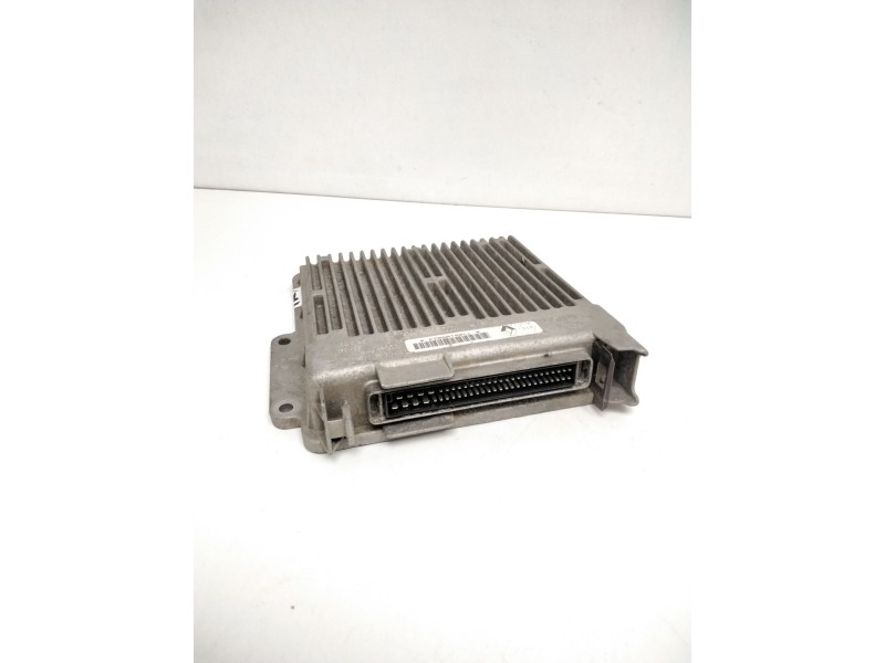 Recambio de centralita motor uce para renault clio ii fase ii (b/cb0) 1.4 16v referencia OEM IAM 7700105024 7700868295 216254002
