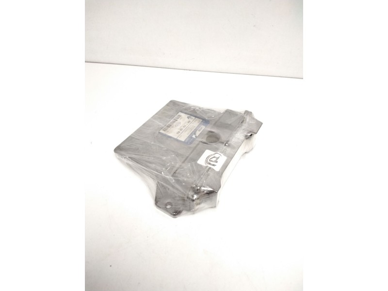 Recambio de centralita motor uce para » otros... premium 370 26 g 6x2 referencia OEM IAM R04080012G 7700104956 7700108570