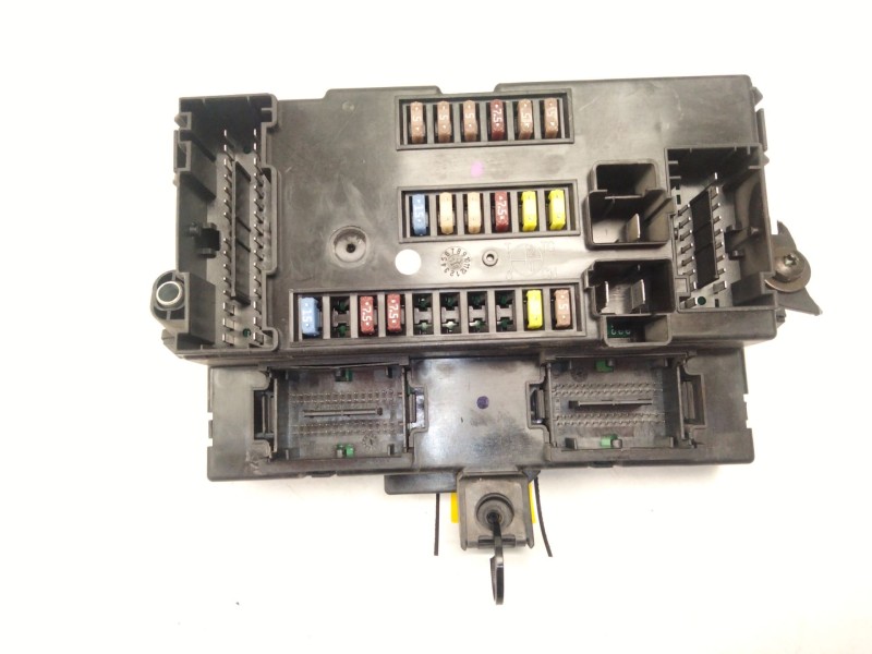 Recambio de caja fusibles para iveco daily vi furgoneta 33s11, 35s11, 35c11 referencia OEM IAM 5802210502  