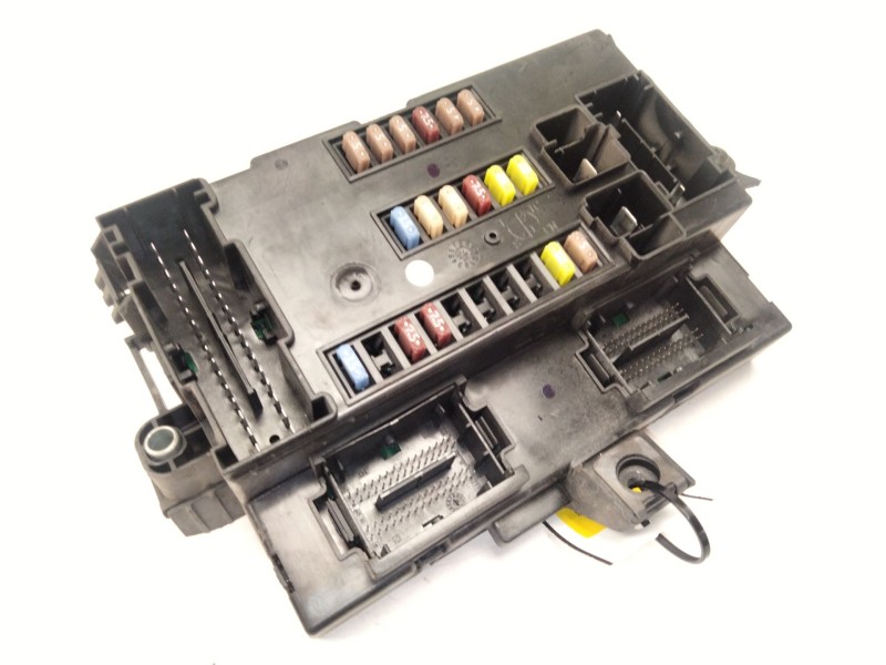 Recambio de caja fusibles para iveco daily vi furgoneta 33s11, 35s11, 35c11 referencia OEM IAM 5802210502  