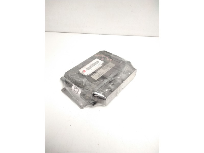 Recambio de centralita motor uce para renault kangoo (f/kc0) 1.4 referencia OEM IAM S110030306D 8200024376 7700110471