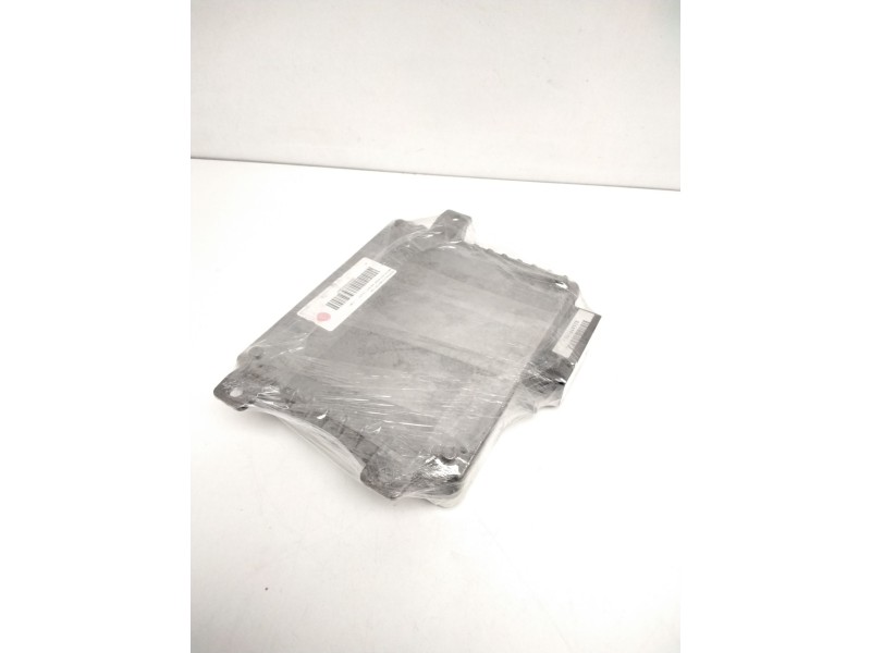 Recambio de centralita motor uce para » otros... premium 370 26 g 6x2 referencia OEM IAM MKC104031 2477104031 24774087