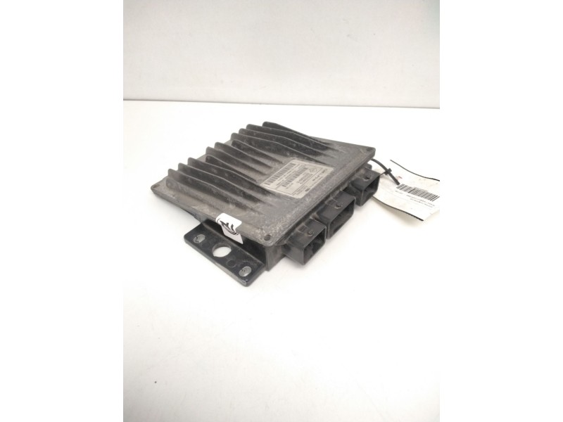Recambio de centralita motor uce para renault scenic ii 1.5 dci diesel referencia OEM IAM 8200334419 8200326910 R0410B020B