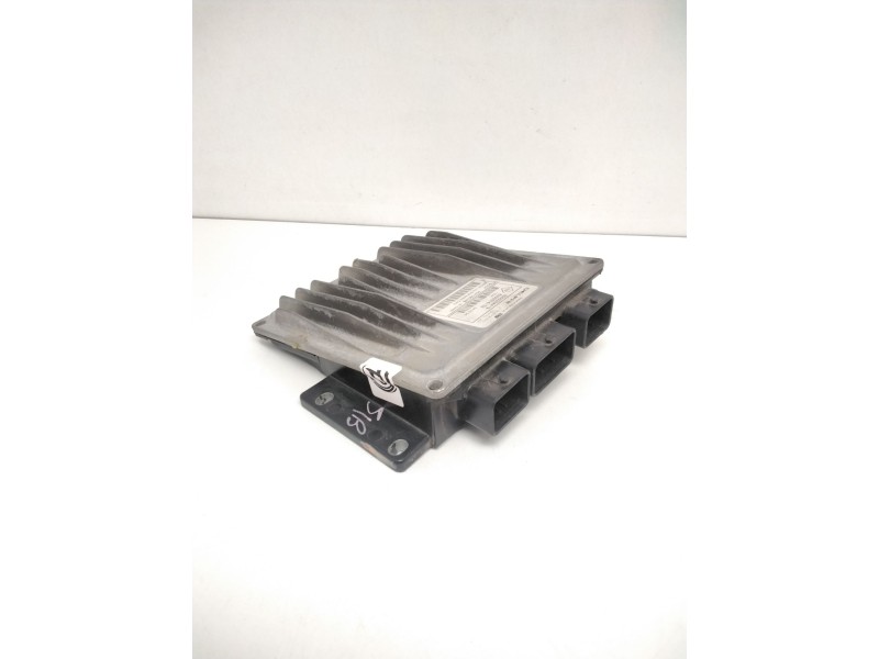 Recambio de centralita motor uce para renault scenic ii confort dynamique referencia OEM IAM 8200334419 R0410B024B 8200374152