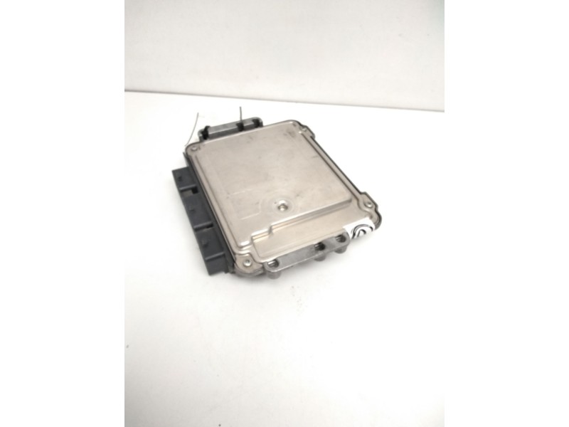 Recambio de centralita motor uce para renault scenic ii 1.9 dci diesel referencia OEM IAM 0281011776 8200391966 8200386508