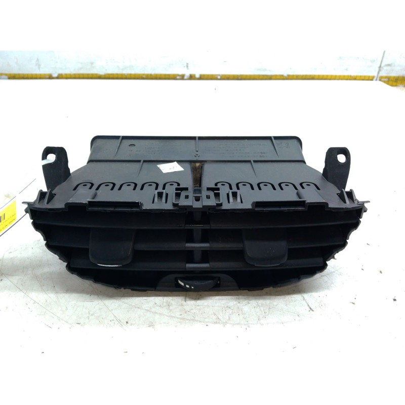 Recambio de aireador central para peugeot 208 i (ca_, cc_) 1.2 thp 110 referencia OEM IAM 9672648677  