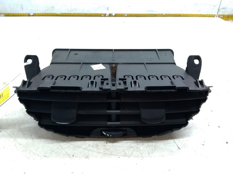 Recambio de aireador central para peugeot 208 i (ca_, cc_) 1.2 thp 110 referencia OEM IAM 9672648677  