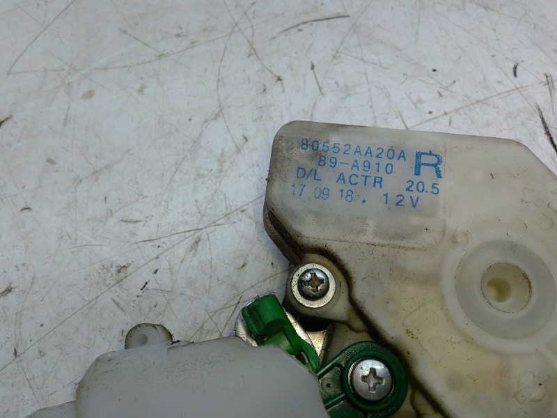 Recambio de cerradura puerta delantera derecha para renault maxity referencia OEM IAM 80552AA20A  