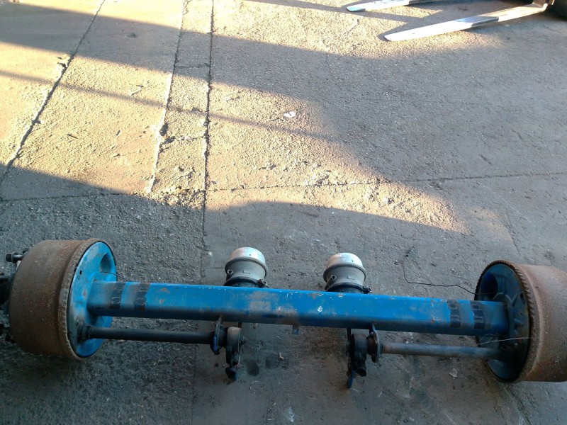 Recambio de eje remolque para lecitrailer ltp-2e referencia OEM IAM S90TDB0007  