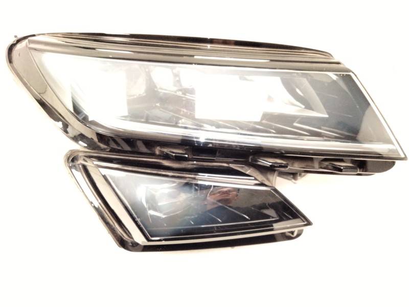Recambio de faro xenon derecho para skoda kodiaq referencia OEM IAM 566941016F  