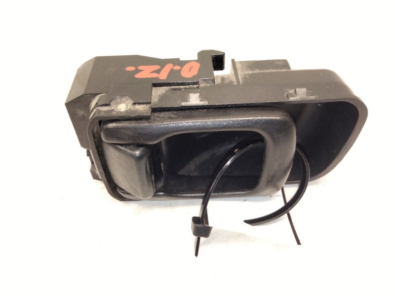 Recambio de maneta interior delantera izquierda para renault maxity referencia OEM IAM 5001875025  