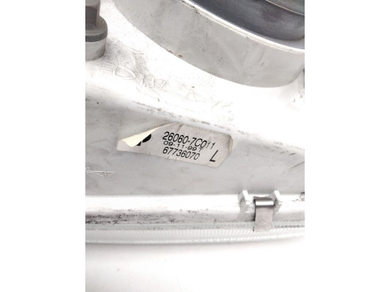 Recambio de faro izquierdo para » otros... premium 370 26 g 6x2 referencia OEM IAM 260607C011 NISSAN 67736070