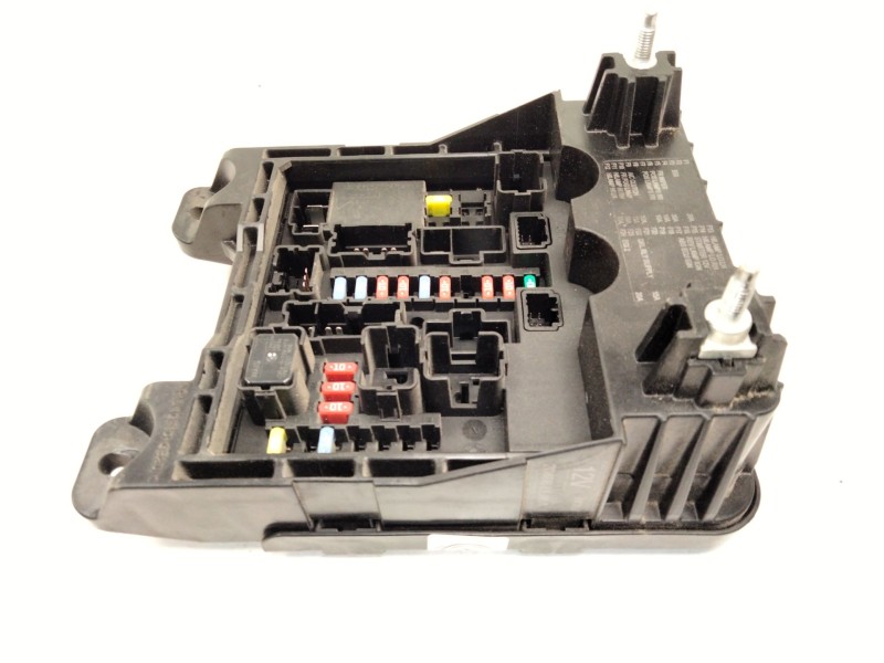 Recambio de caja fusibles para renault maxity referencia OEM IAM 284B6LE00A  