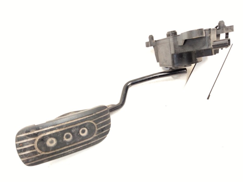 Recambio de pedal acelerador para renault maxity referencia OEM IAM 18005LE00A  