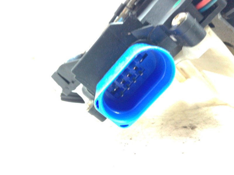 Recambio de cerradura puerta trasera derecha para volkswagen phaeton (3d2/3d8) tdi v6 4motion (4 asientos) referencia OEM IAM   