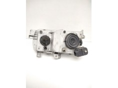 Recambio de faro derecho para nissan serena (c23) 2.0 referencia OEM IAM 260107C008 NISSAN 67735060 2