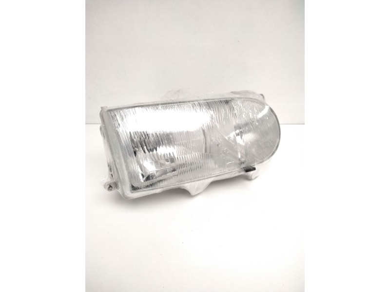 Recambio de faro derecho para nissan serena (c23) 2.0 referencia OEM IAM 260107C008 NISSAN 67735060