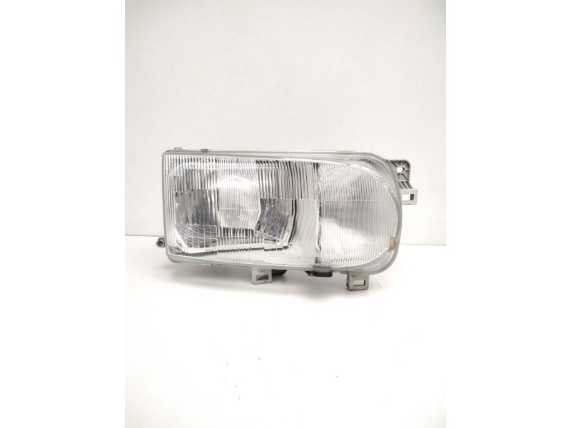 Recambio de faro derecho para » otros... premium 370 26 g 6x2 referencia OEM IAM 260107C008 NISSAN 67735060