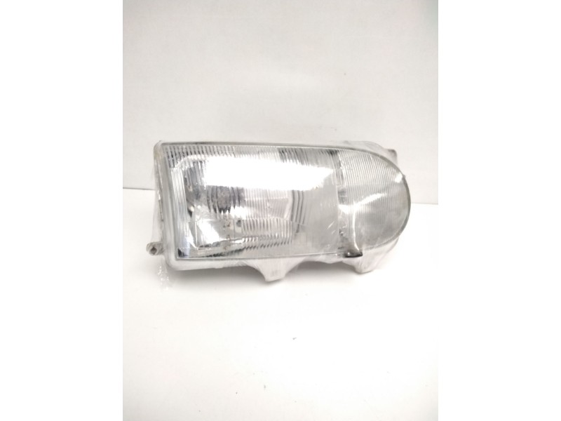 Recambio de faro derecho para » otros... premium 370 26 g 6x2 referencia OEM IAM 260107C008 NISSAN 67735060