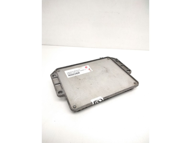 Recambio de centralita motor uce para renault clio ii fase i (b/cbo) 1.2 referencia OEM IAM 7700115160 7700113511 216548206