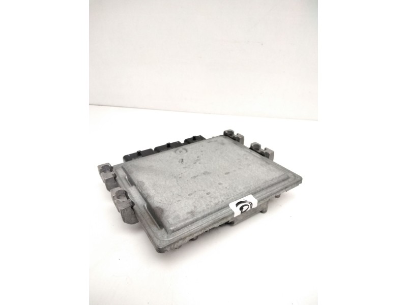 Recambio de centralita motor uce para renault megane ii berlina 5p 1.5 dci diesel referencia OEM IAM S122326109A 265914896 82005