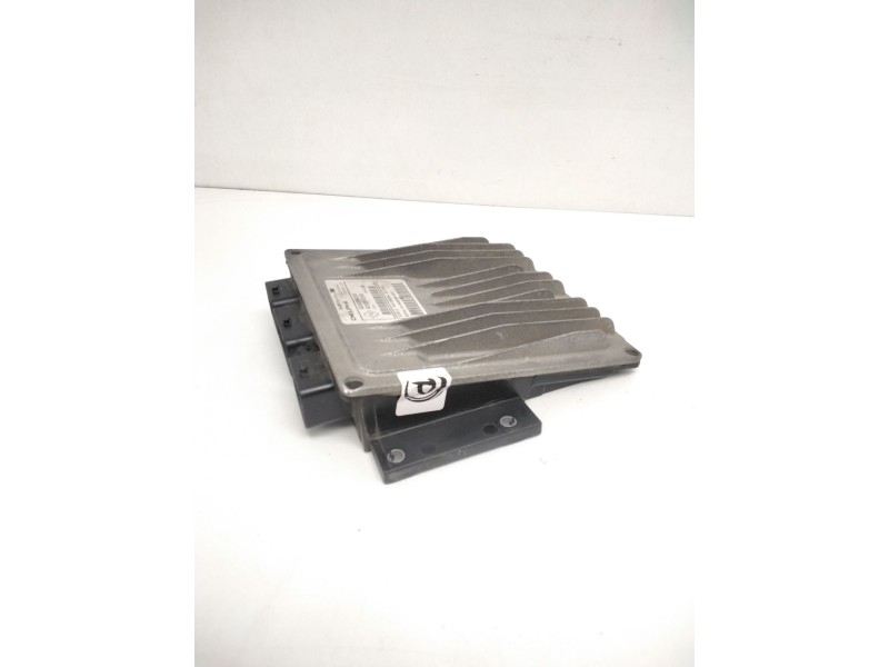 Recambio de centralita motor uce para renault clio iii 1.5 dci diesel referencia OEM IAM 8200399038 R410B034A 8200513163