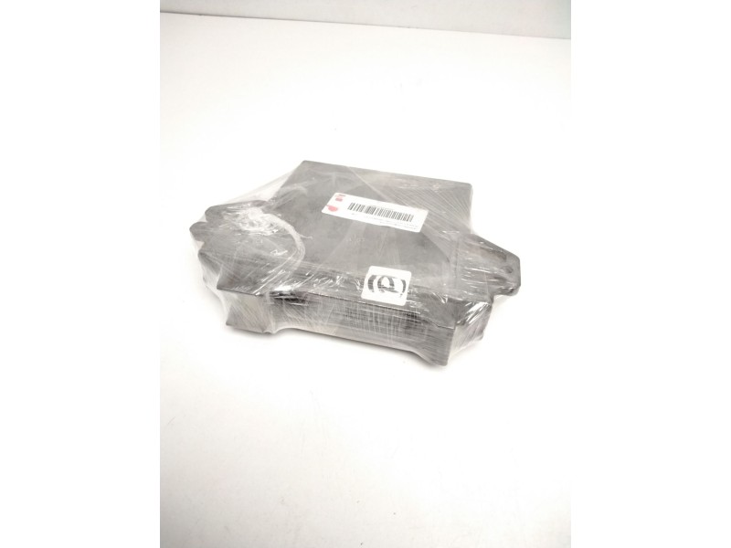 Recambio de centralita motor uce para renault clio ii fase i (b/cbo) 1.9 d referencia OEM IAM 7700104956 7700111205 R04080009E