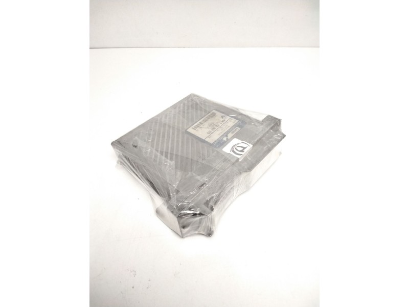 Recambio de centralita motor uce para renault megane i classic (la0) 1.9 dt rn referencia OEM IAM R04080001G 7700867275 77001035