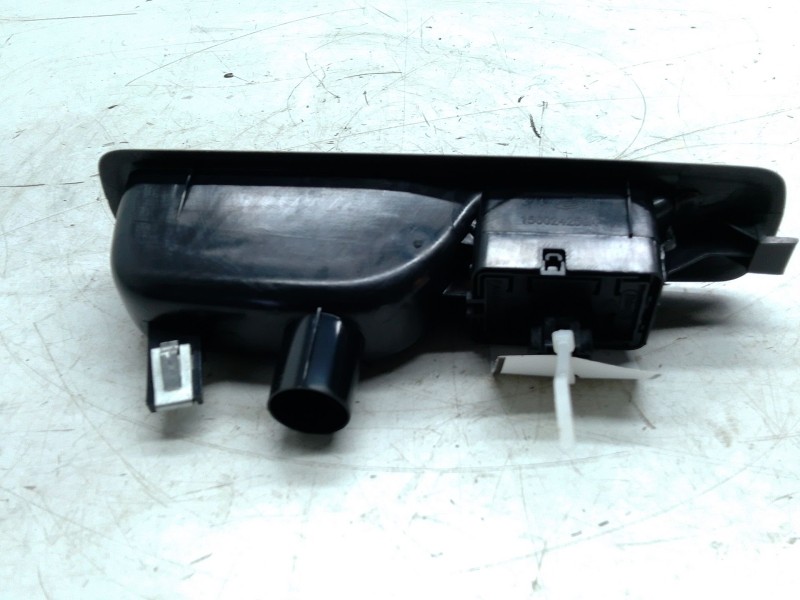 Recambio de mando elevalunas trasero derecho para renault grand scénic iii (jz0/1_) 1.5 dci referencia OEM IAM 82950000R  