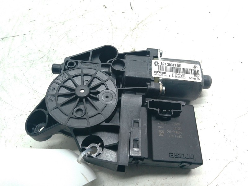 Recambio de motor elevalunas trasero derecho para renault grand scénic iii (jz0/1_) 1.5 dci referencia OEM IAM 827303178R  