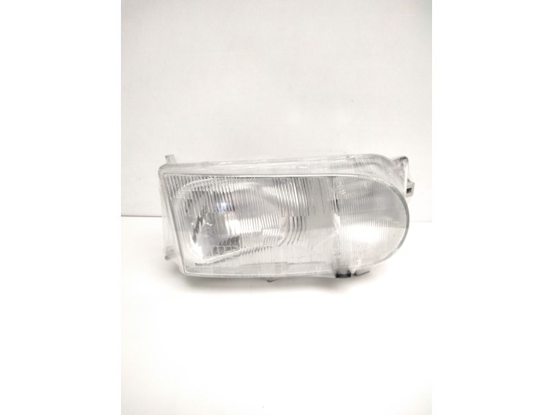 Recambio de faro derecho para » otros... premium 370 26 g 6x2 referencia OEM IAM 260107C008 NISSAN 67735060