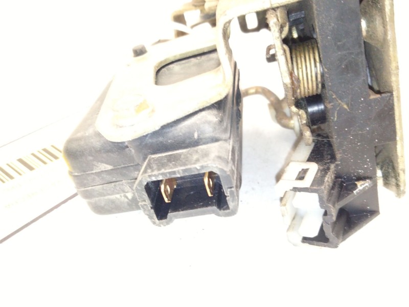 Recambio de cerradura puerta trasera derecha para renault 19 ii (b/c53_) 1.8 (b/c53y) referencia OEM IAM 7701031779  