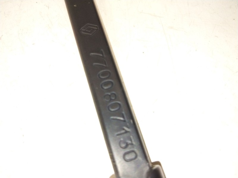 Recambio de brazo limpia delantero izquierdo para renault 19 ii (b/c53_) 1.8 (b/c53y) referencia OEM IAM 7700807130  