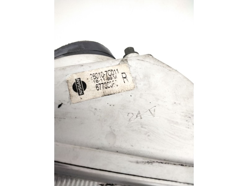 Recambio de faro derecho para » otros... premium 370 26 g 6x2 referencia OEM IAM 260107C011 NISSAN 67736080