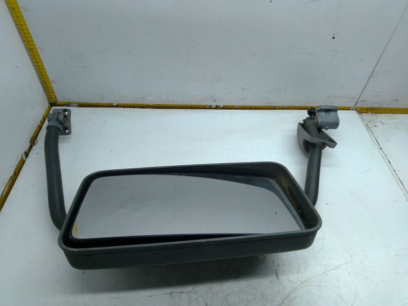 Recambio de retrovisor izquierdo para nissan atleon 120 referencia OEM IAM 963029117  