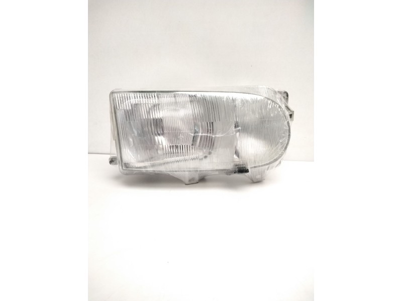 Recambio de faro derecho para » otros... premium 370 26 g 6x2 referencia OEM IAM 260107C008 NISSAN 67735060