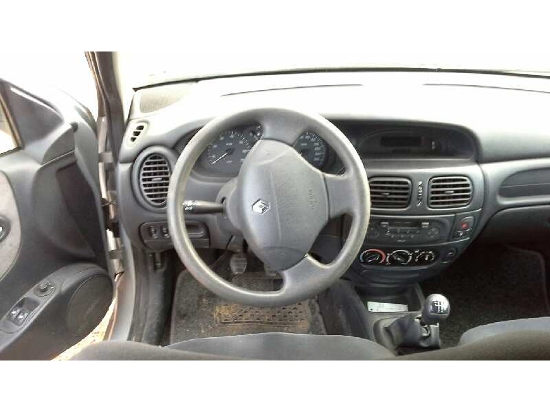 renault megane i fase 2 berlina (ba0) del año 2002